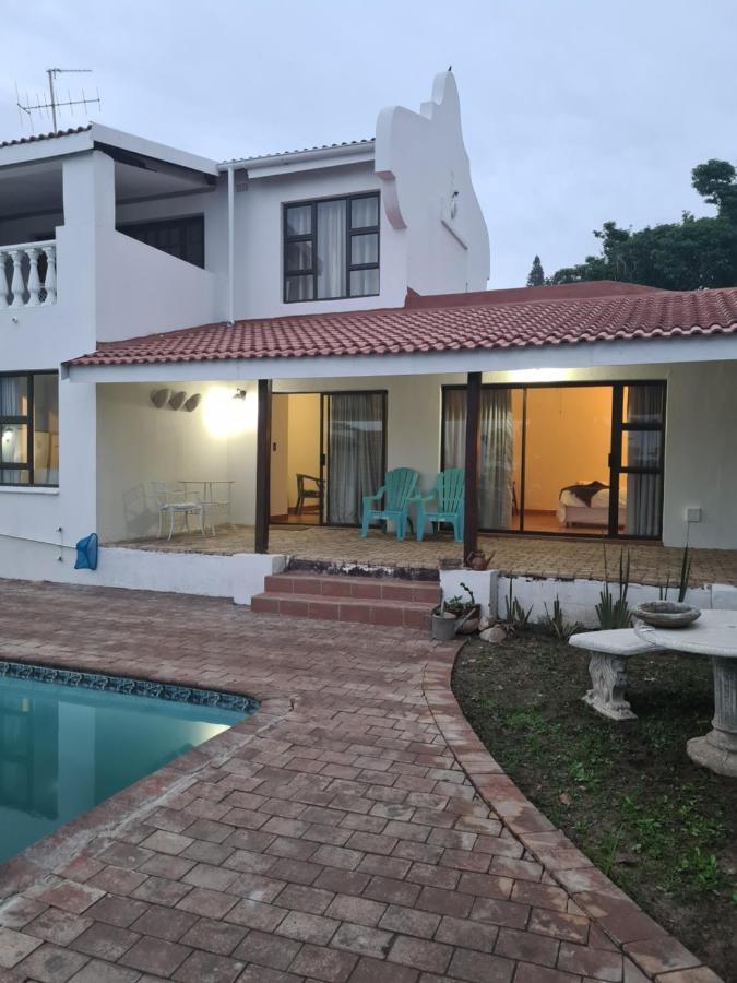Indaba Manor On 413 Owen Ellis Dr Hotell Port Edward Exteriör bild