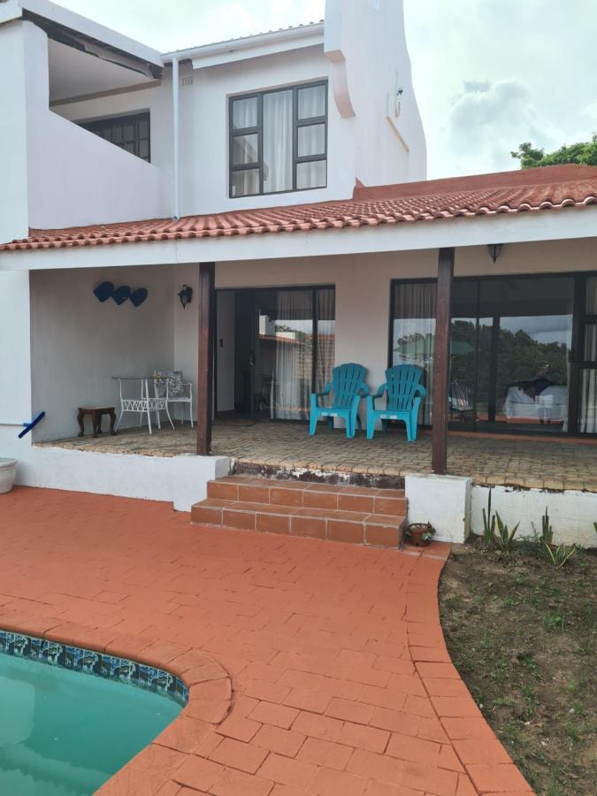 Indaba Manor On 413 Owen Ellis Dr Hotell Port Edward Exteriör bild