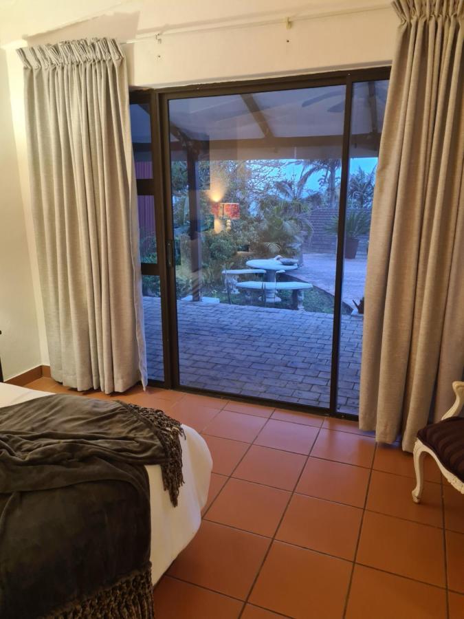 Indaba Manor On 413 Owen Ellis Dr Hotell Port Edward Exteriör bild
